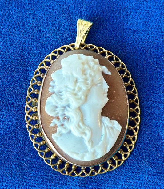 Antique Cameo Shell Pendant 9ct Gold