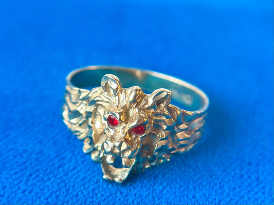 Vintage Lion with Ruby Eyes 10k Gold Ring
