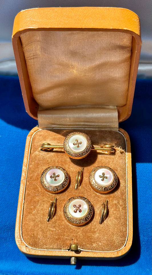 c1900 Gilt Metal & Mother of Pearl Dress Studs (3) & Cravat / Tie Clip Boxed