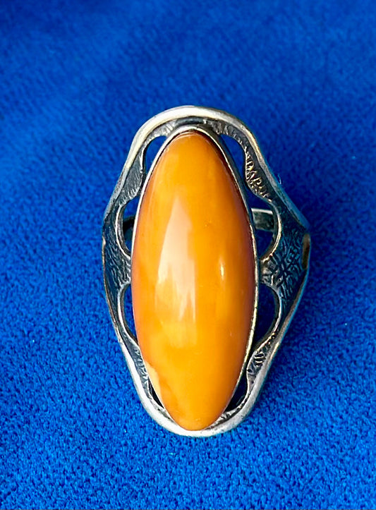 Vintage 'Butterscotch Baltic Amber' Cocktail Sterling Silver Ring